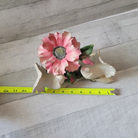 CAPODIMONTE BIRD FIGURINE OF TWO WHITE DOVES WITH PINK FLOWERS - Picture 9 of 10